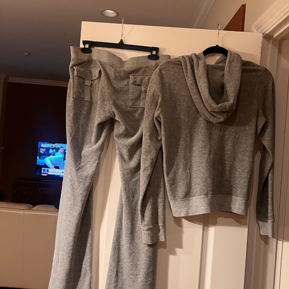 Vintage Juicy Couture 2-piece hoodie and pant set - Grey - Picture 2 of 5